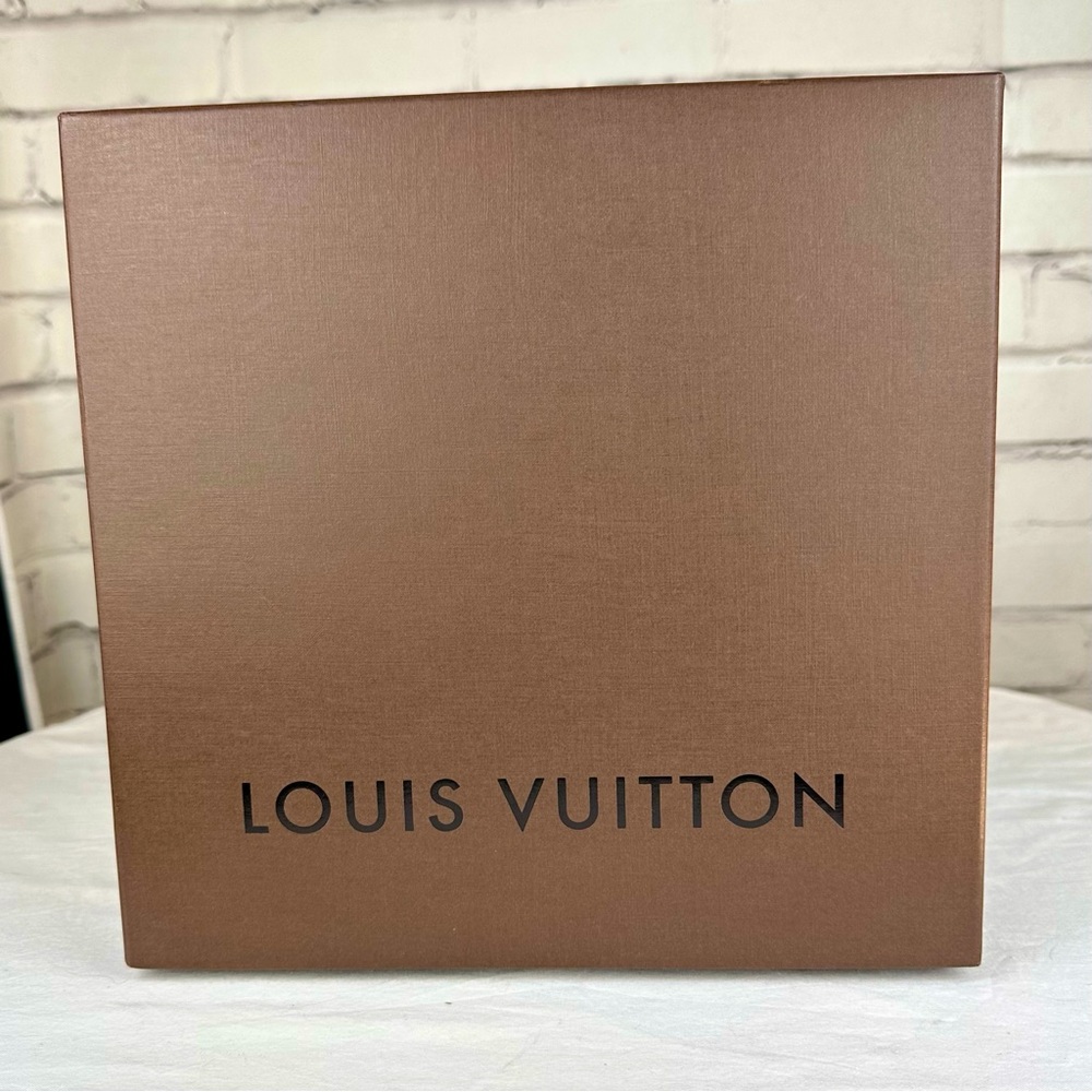 Louis Vuitton box
